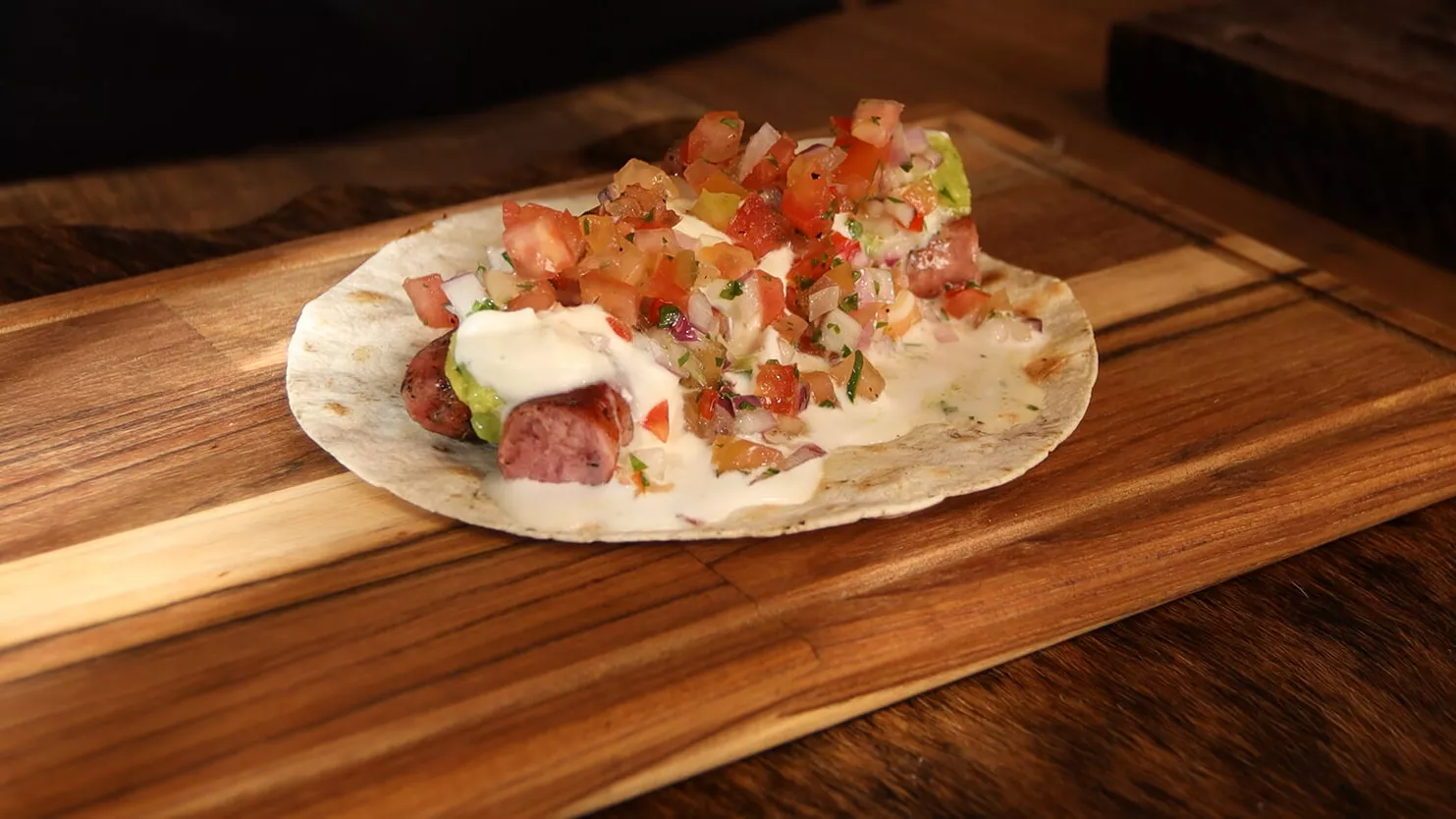 foto da receita Taco de Linguiça Fininha Toscana Com Chimichurri Perdigão NA Brasa