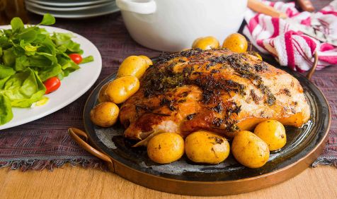 Pernil Assado ao Molho de Chimichurri