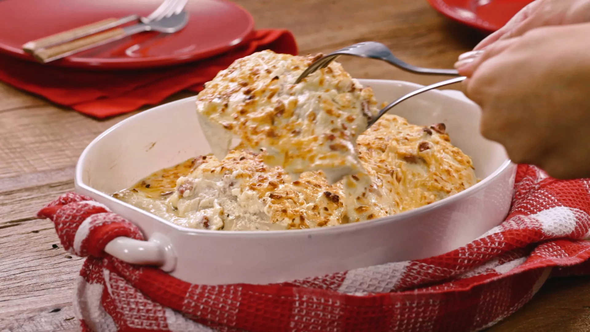 foto da receita Peito de Frango Assa Fácil com Molho Branco Gratinado