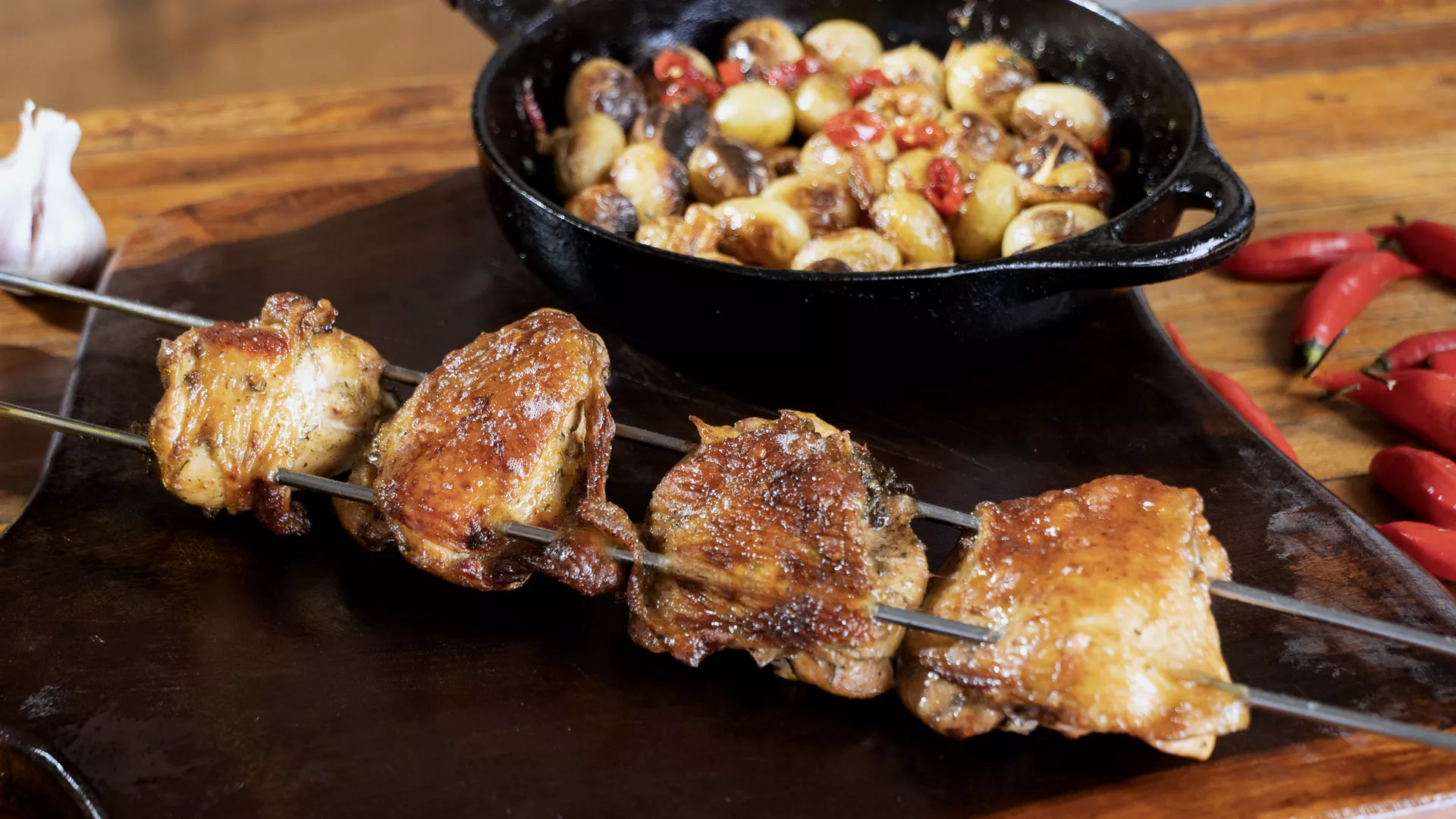 foto da receita Sobrecoxa com Molho Chimichurri