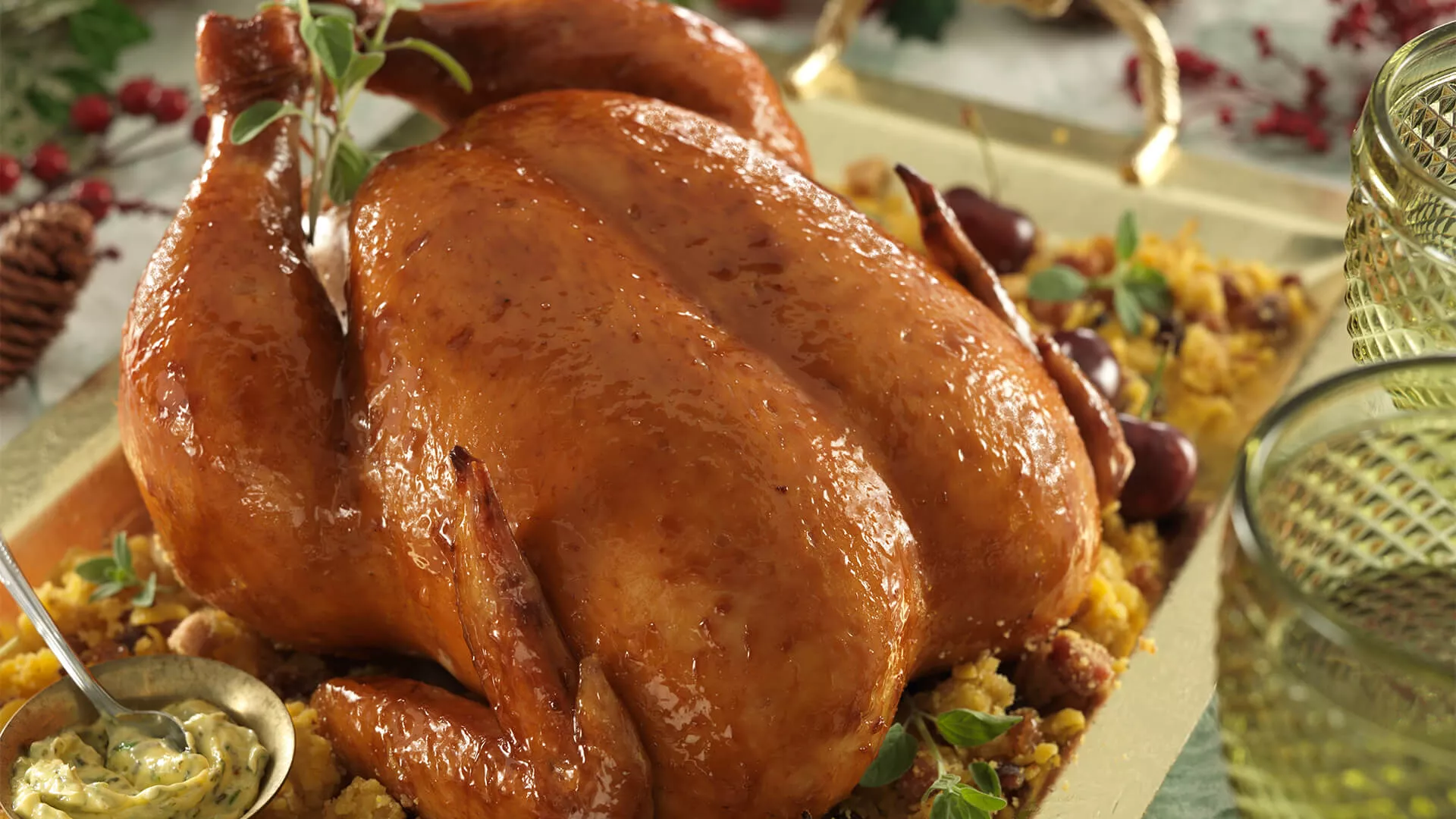 foto da receita Chester Perdigão com Farofa de Banana e Margarina de Ervas