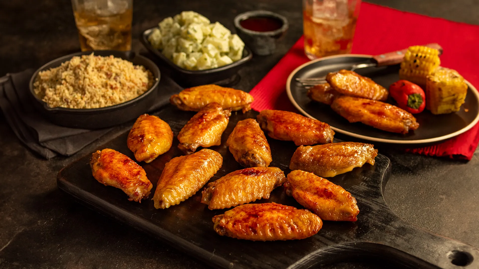 foto da receita Tulipas de Frango com Molho Agridoce, Salada de Batata cremosa, legumes grelhados e farofa