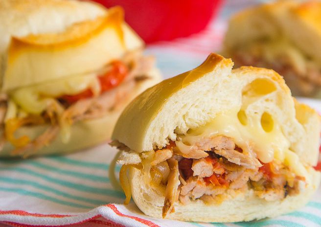 Sanduíche de Pernil com Queijo de Minas Padrão