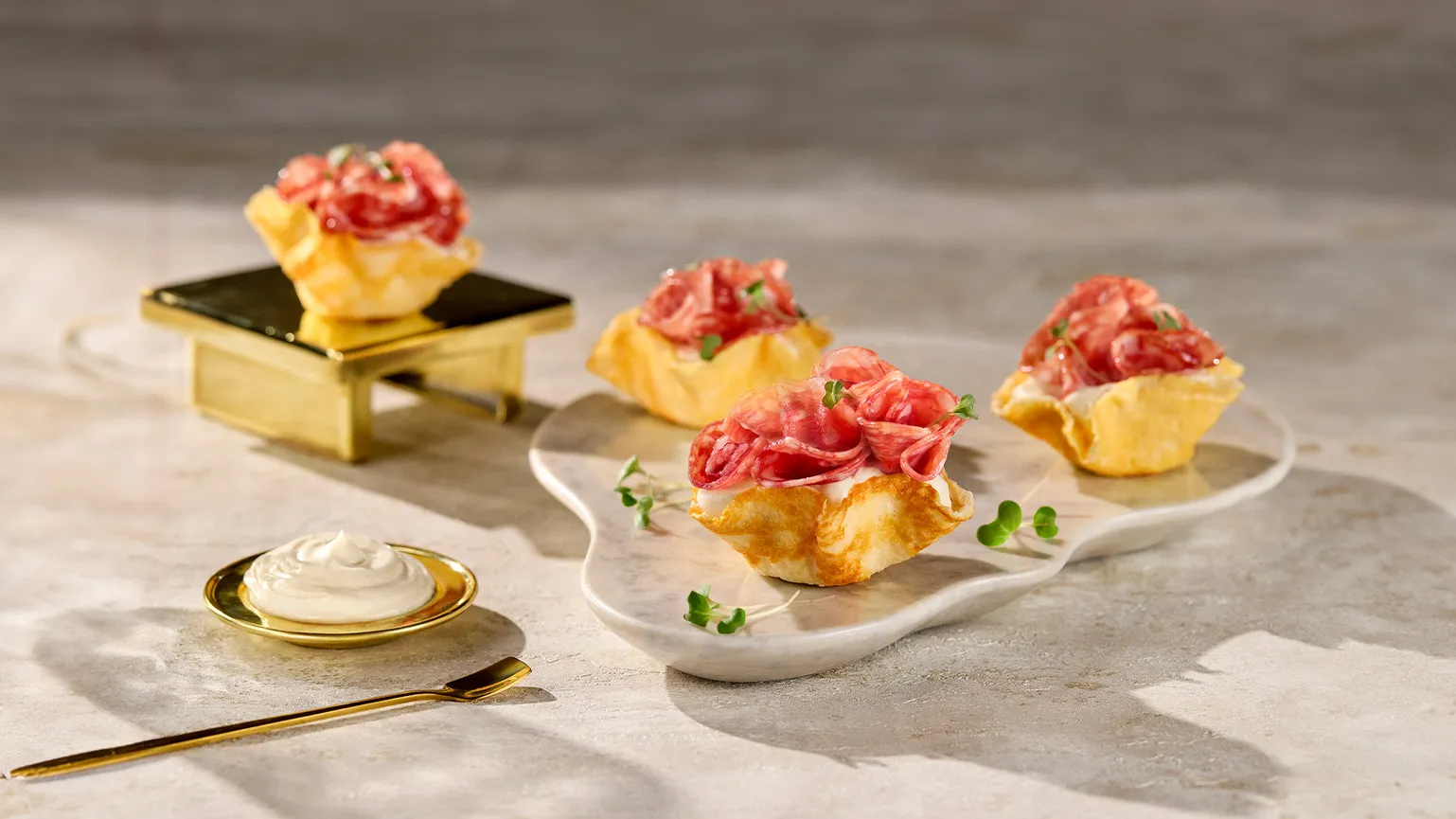 foto da receita Cestinha de Parmesão com Salame Ouro Perdigão