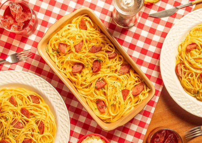 Macarrão Carbonara com Linguiça Calabresa