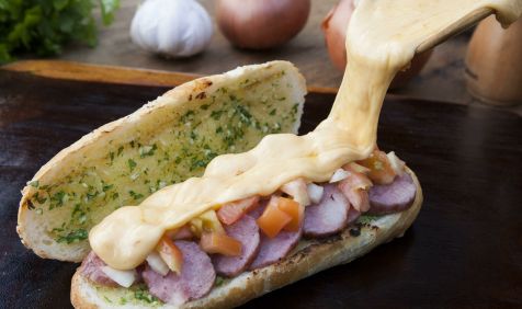 Pão de Alho com Linguiça