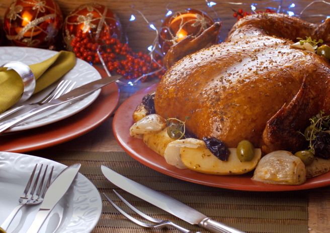 Chester Perdigão com batatas, azeitonas e ameixas secas