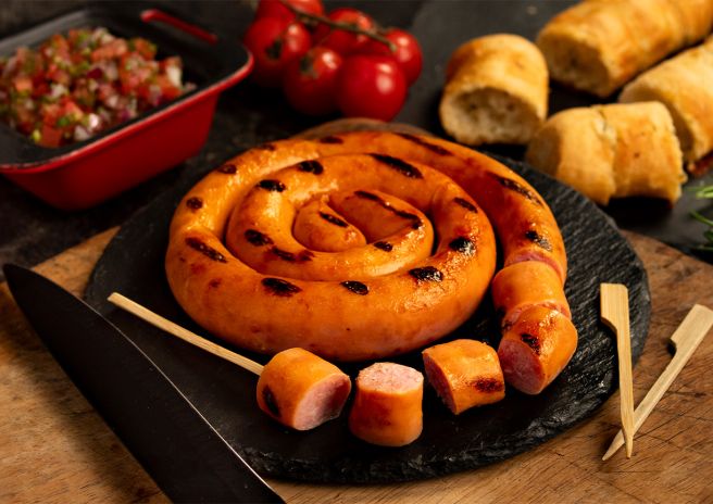 Linguiça Toscana Fininha com vinagrete e pão de alho caseiro