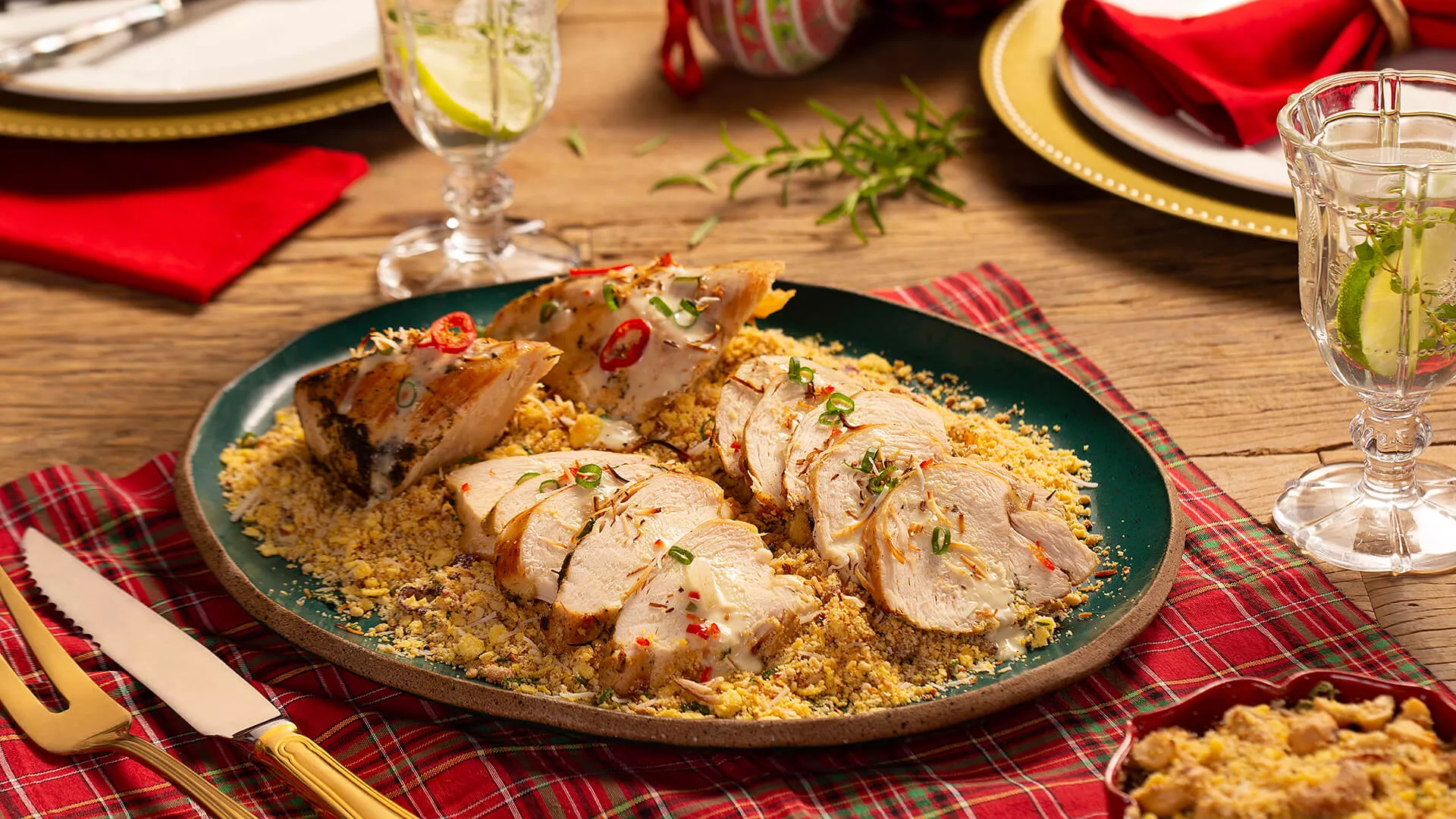 foto da receita Peito de Chester com Molho de Laranja Assado no Leite de Coco