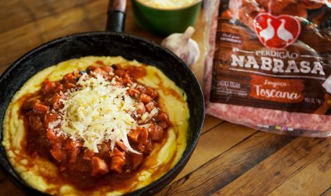 Polenta com Ragú de Linguiça