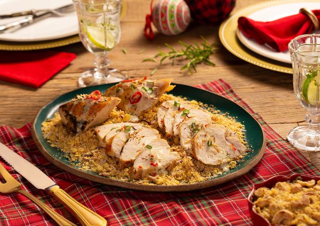 Peito de Chester com Molho de Laranja Assado no Leite de Coco