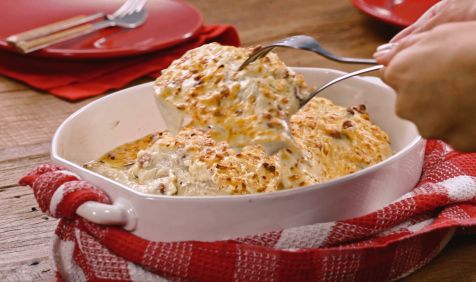 Peito de Frango Assa Fácil com Molho Branco Gratinado