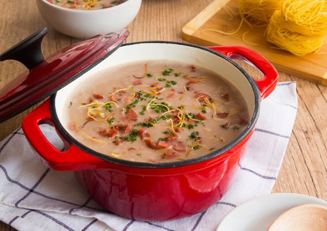 Sopa de Feijão com Linguiça Mista