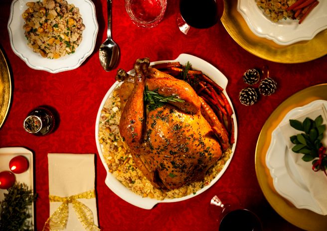 Peru com Farofa de Linguiça Calabresa