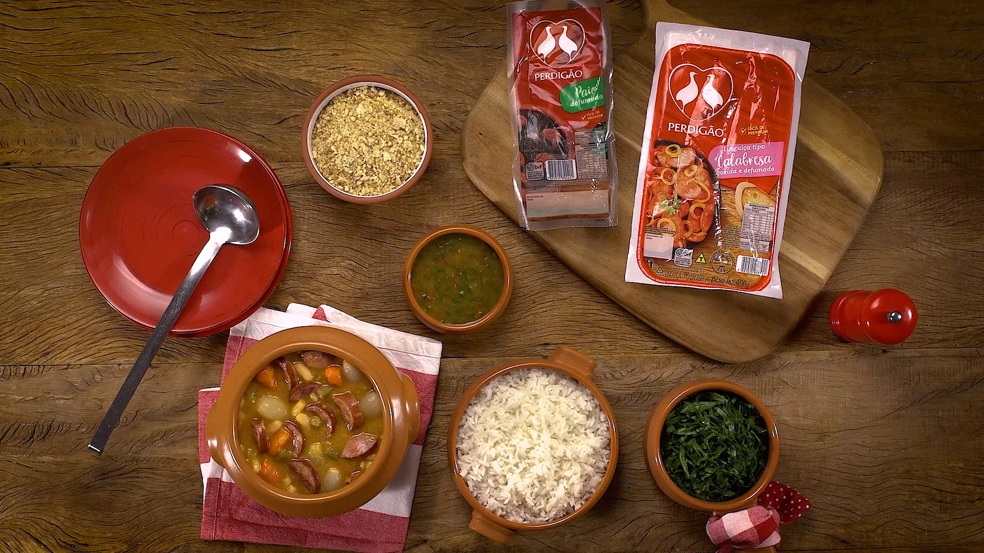 foto da receita Feijoada de Feijão Branco e Linguiça Defumada