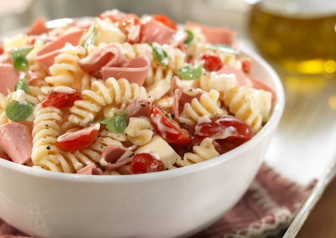 Salada de Macarrão com Mortadela Tradicional