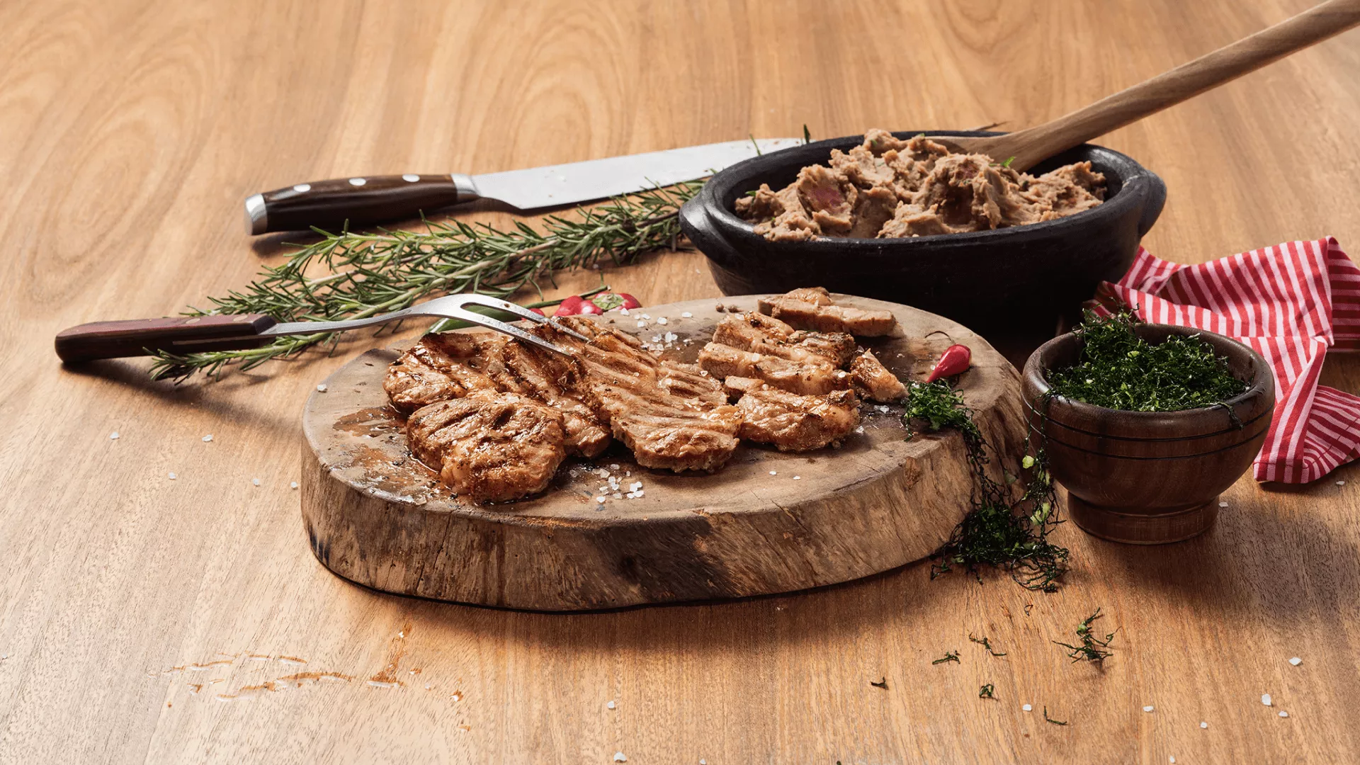 foto da receita Copa Lombo ao Chimichurri com Tutu de Feijão