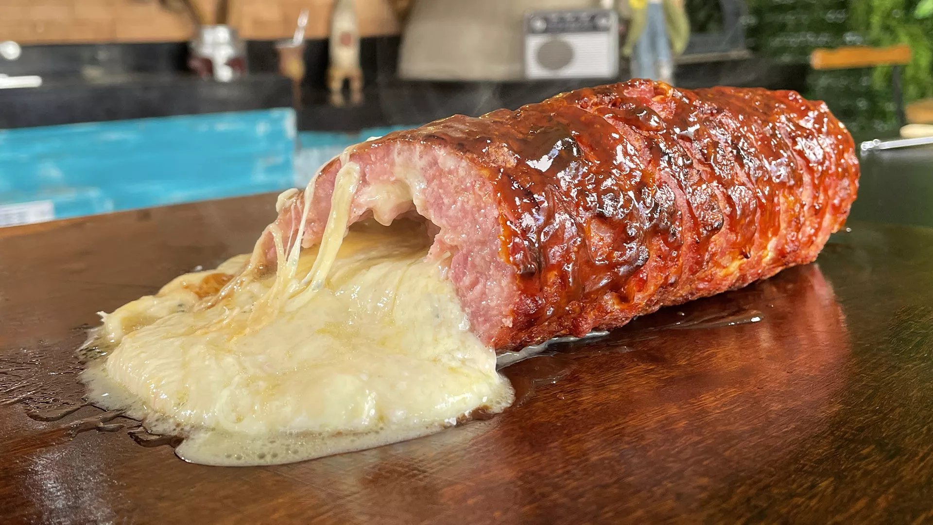 foto da receita Rocambole de Linguiça Toscana Perdigão com 5 queijos