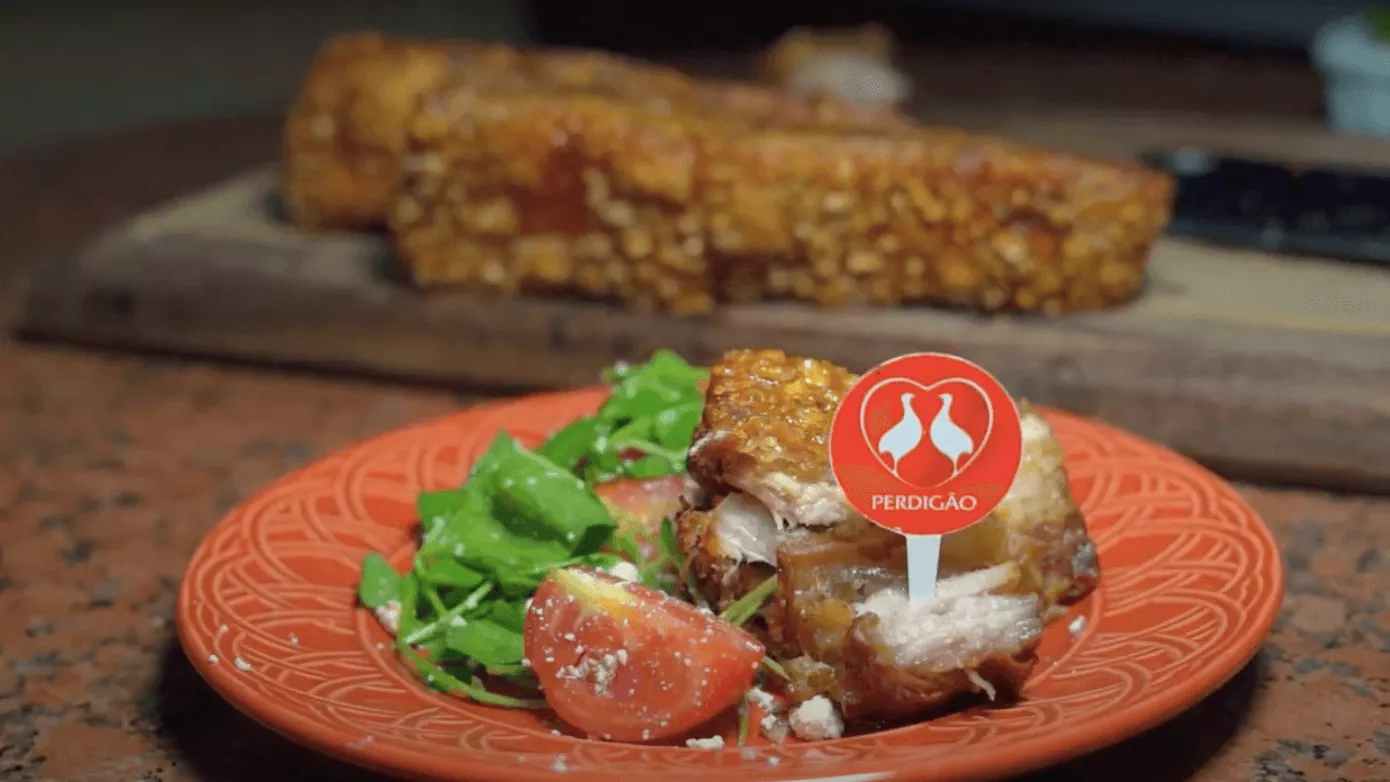 foto da receita Pancetta Suína ao Toque de Limão na Brasa com Salada de Rúcula