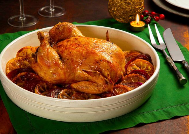 Chester Azeite e Ervas Assado em Cama de Limão Siciliano e Cebola