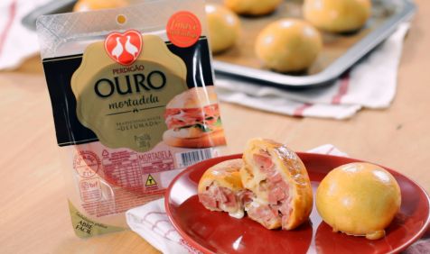 Pão de Batata com Mortadela Ouro