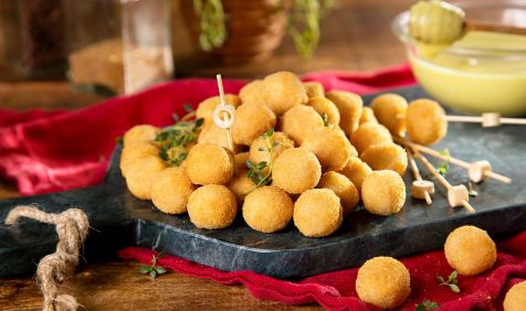 Chicken Popcorn Chimichurri com Maionese de Cenoura