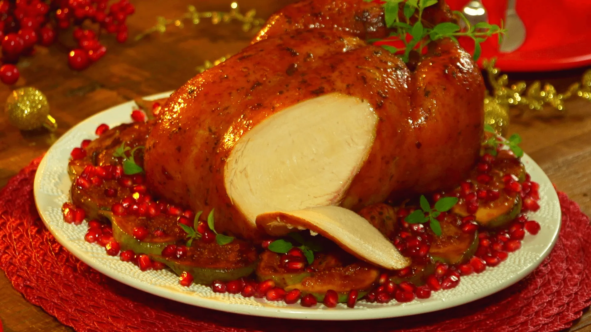 foto da receita Chester Azeite e Ervas Decorado com Frutas