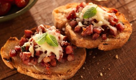 Bruscheta de Linguiça Calabresa
