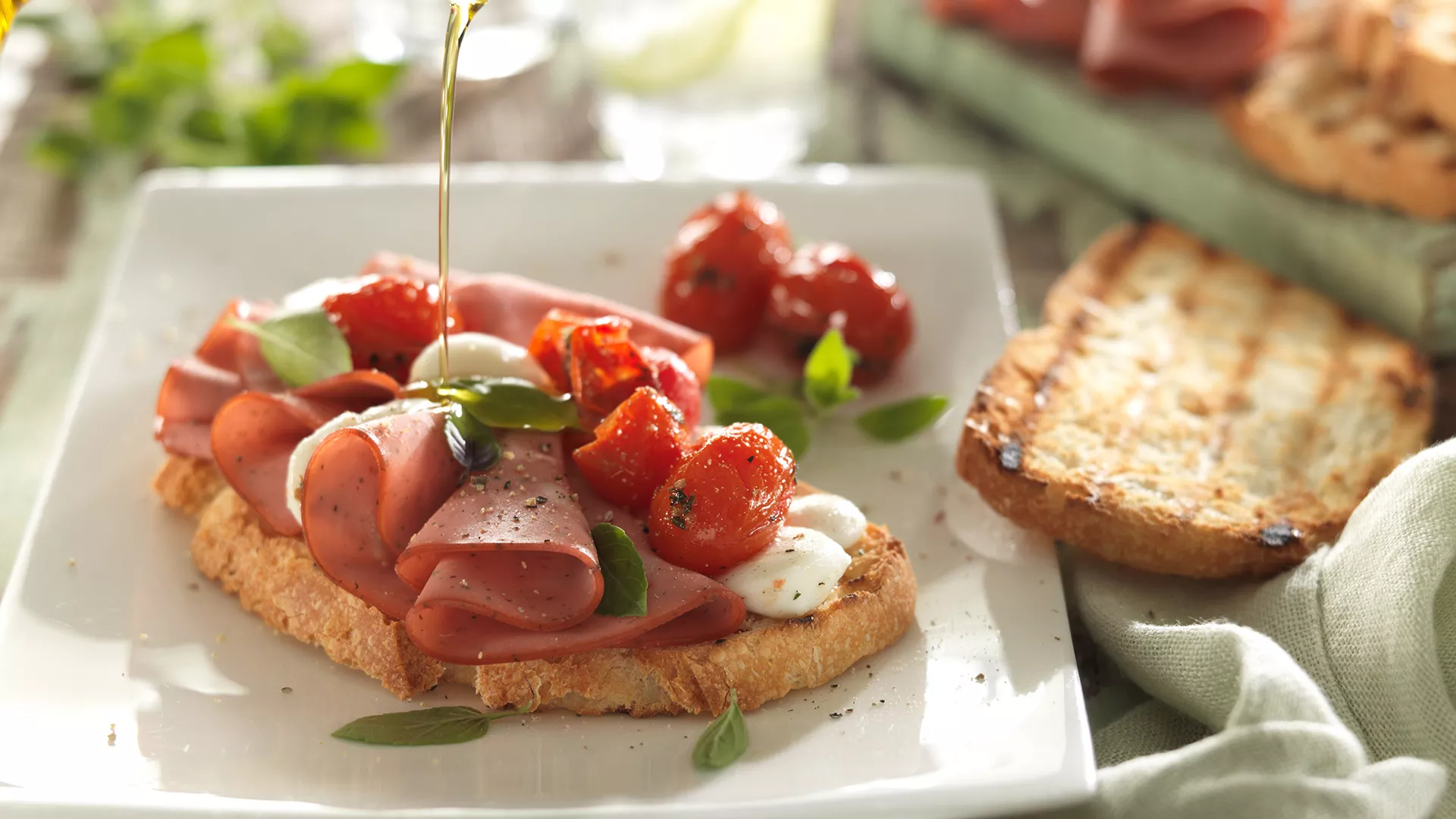 foto da receita Caprese com Mortadela Ouro Ervas Finas
