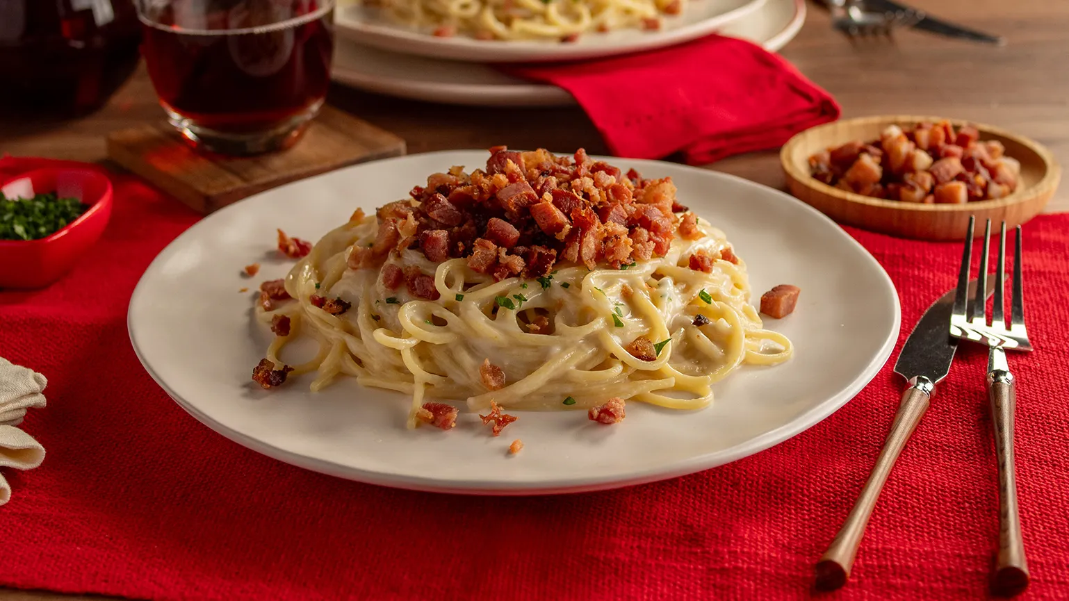 foto da receita Macarrão ao Molho Branco com Bacon em cubos
