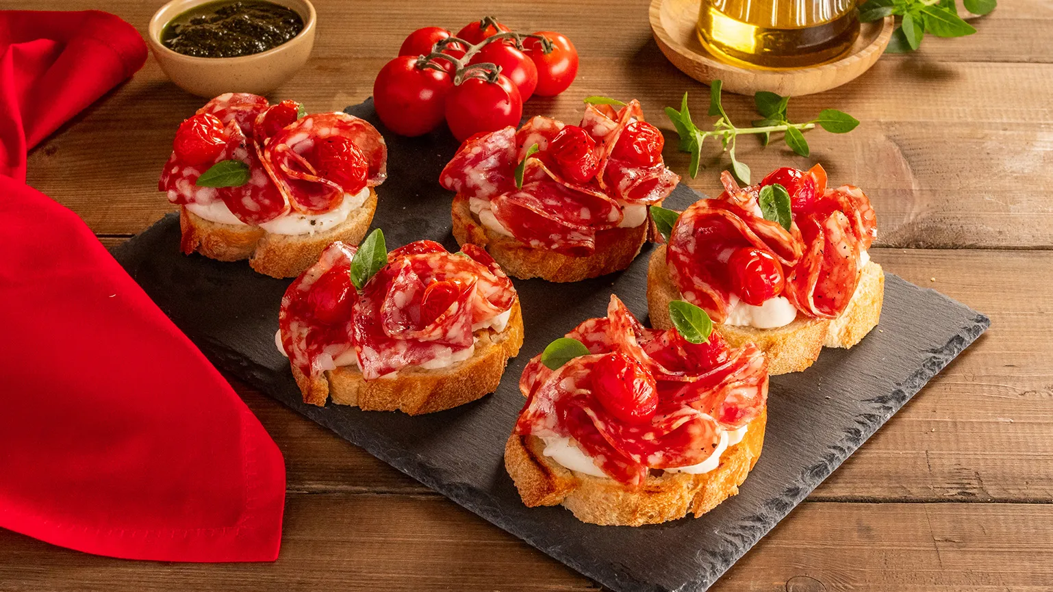 foto da receita Torradinhas Caprese com Salame