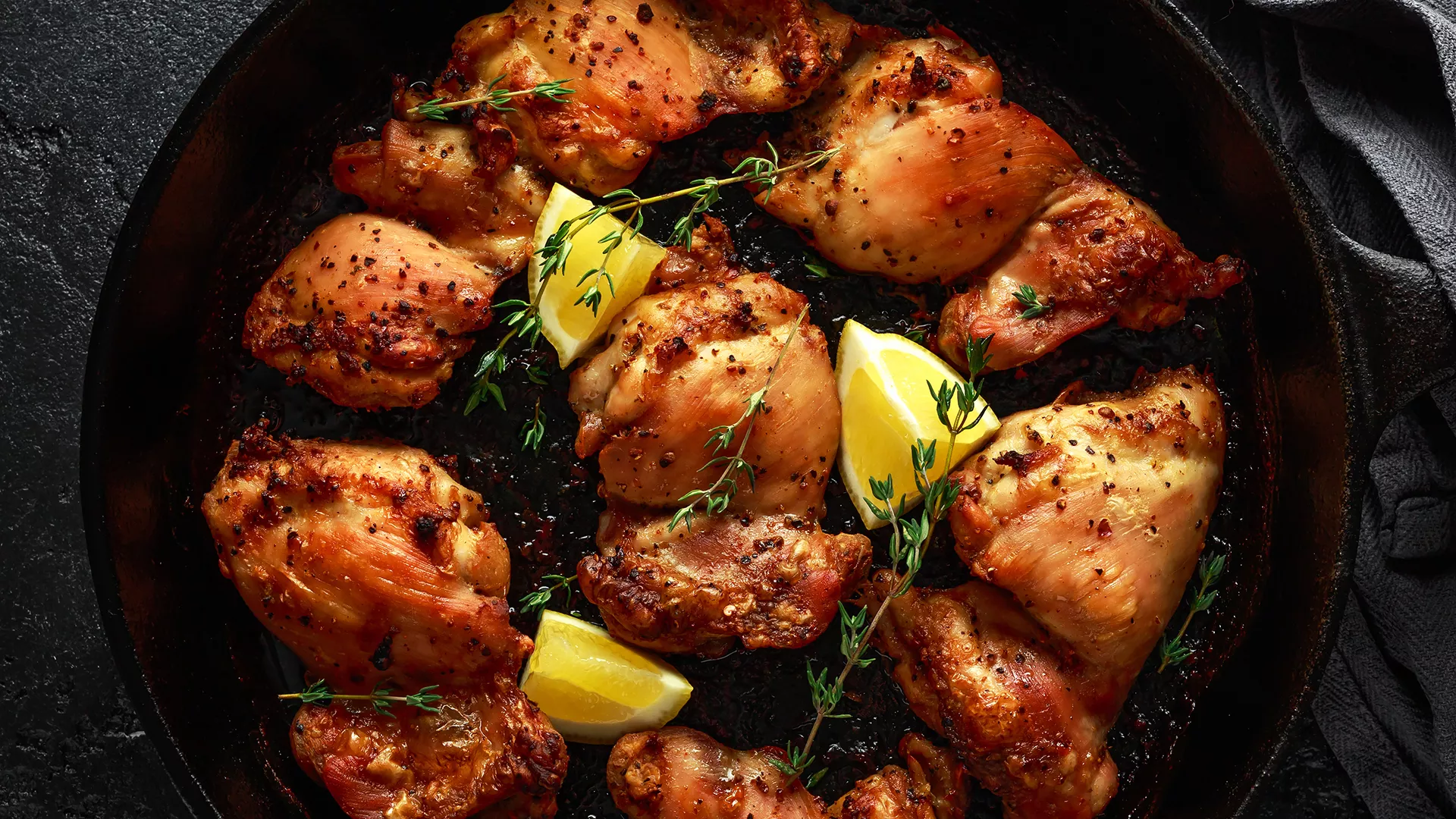 foto da receita Sobrecoxa Assada ao Vinho Branco e ervas