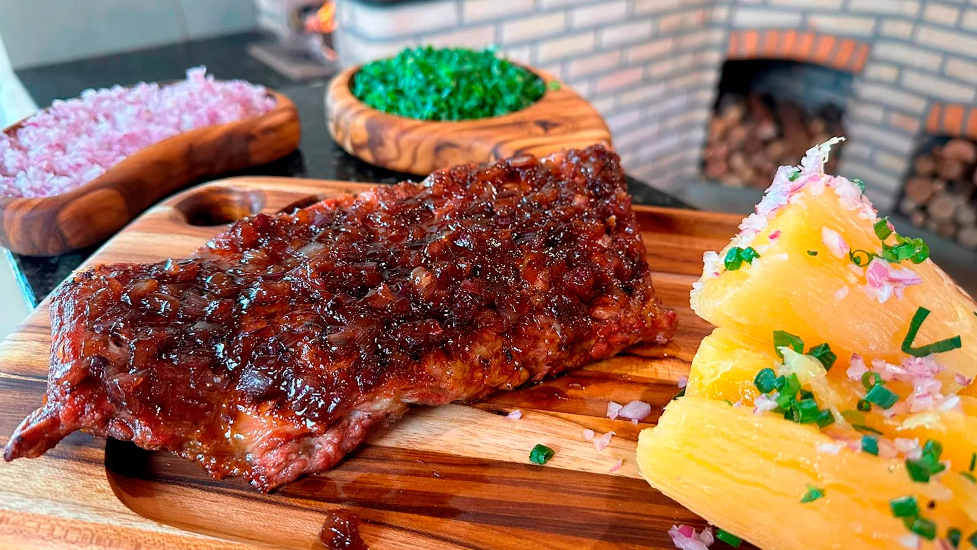 foto da receita Costela Suína Perdigão Na Brasa com Cebola Caramelizada