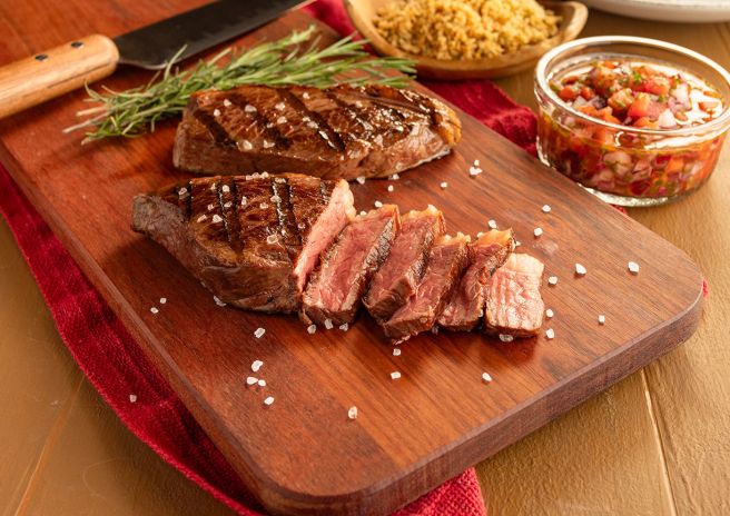 Picanha Perdigão na Brasa com Farofa e Vinagrete