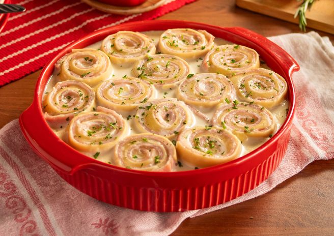 Rondelli de Presunto e Queijo com Molho Branco