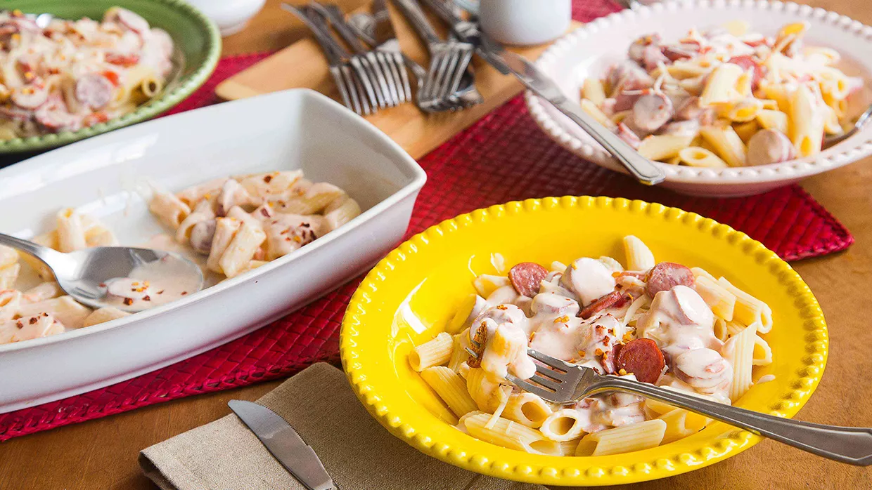 foto da receita Penne Cremoso com Linguiça Fininha Defumada