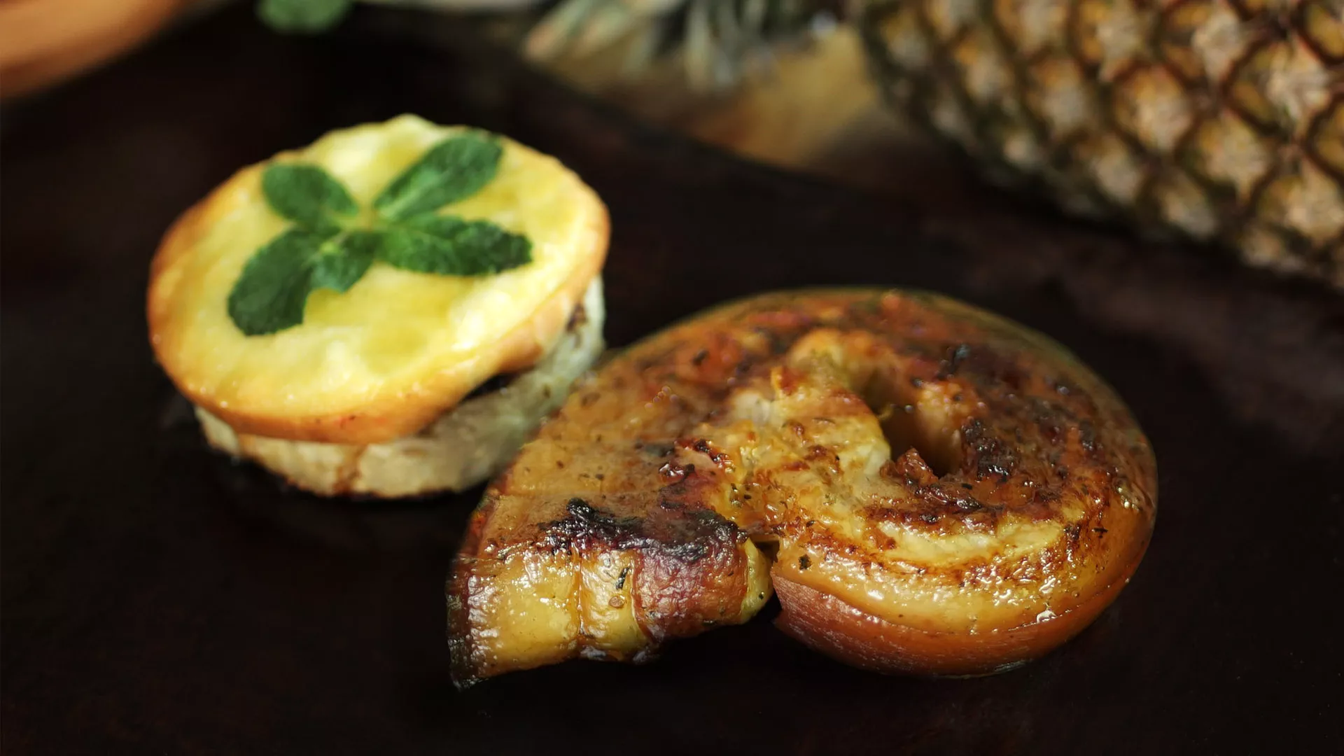 foto da receita Pancetta ao Toque de Limão com Abacaxi e Queijo Grelhado