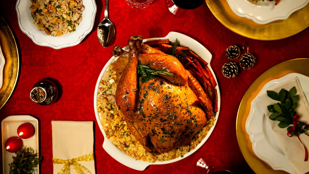 foto da receita Peru com Farofa de Linguiça Calabresa