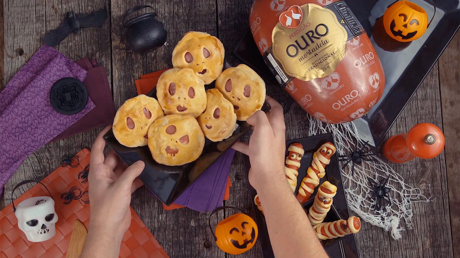 foto da receita Tortinha Monstro e a Salsicha Múmia