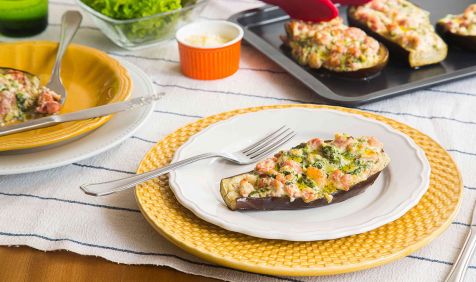 Berinjela Recheada com Linguiça Toscana Na Brasa