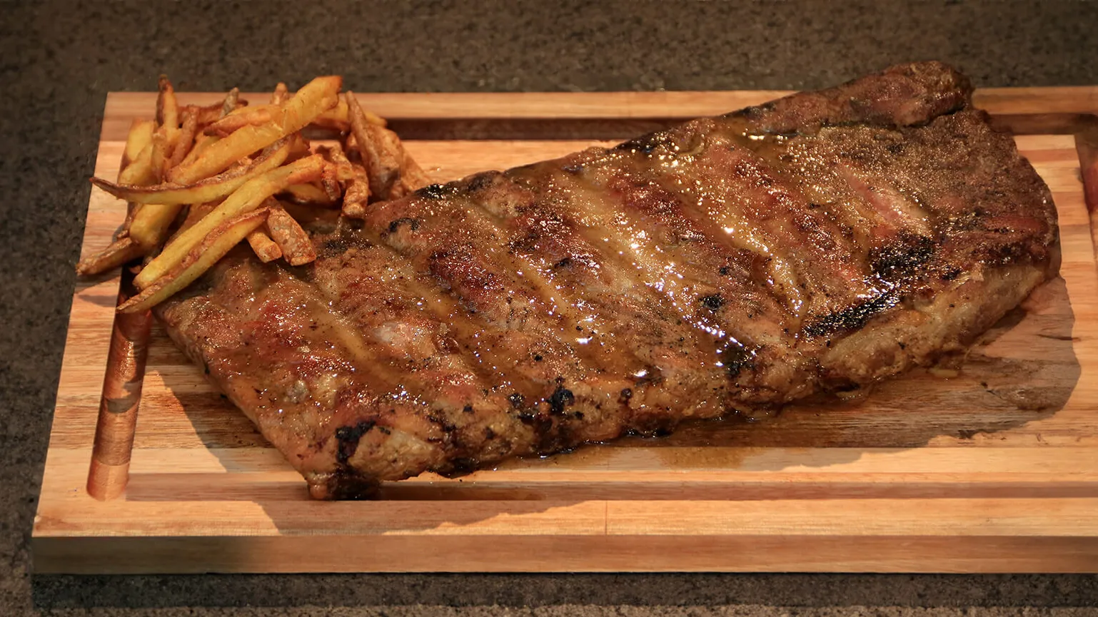 foto da receita Old Bay Ribs + Boardwalk Fries