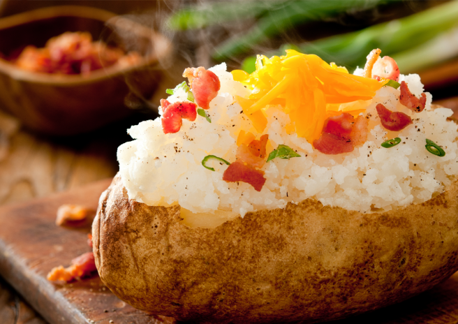 Batata Assada Recheada com Frango