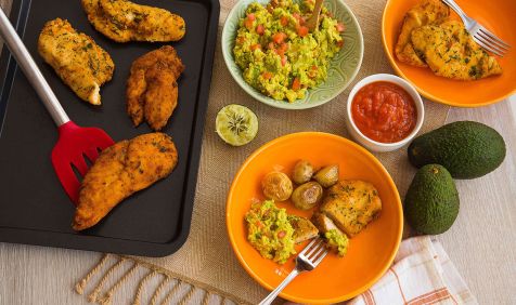 Peito de Frango com Crosta de Pão, Queijo e Ervas