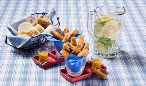 Tiras Empanadas de Mortadela Tradicional com Molho de Mostarda e Mel