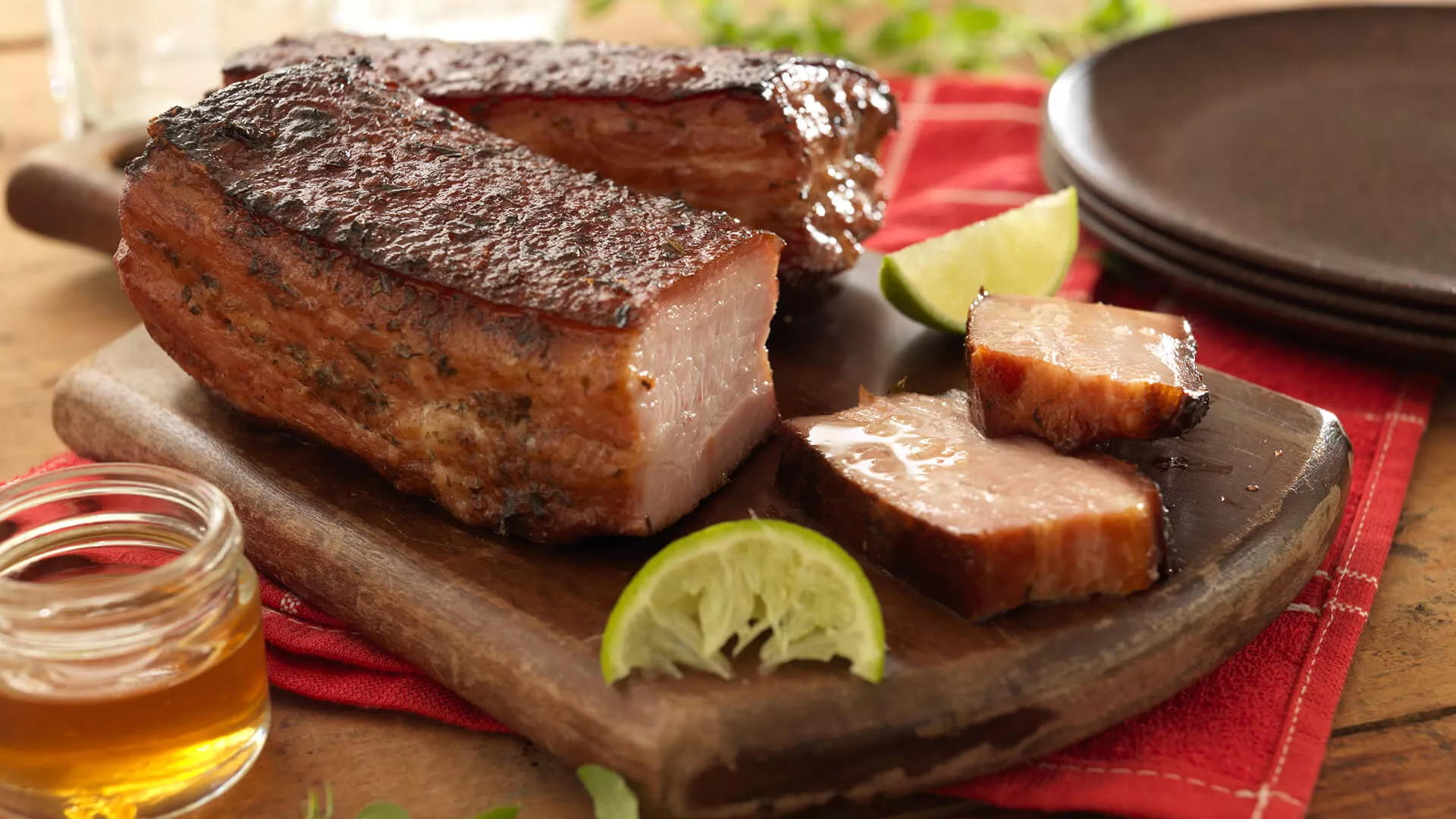 foto da receita Pancetta Suína ao Toque de Limão na Brasa com Mel