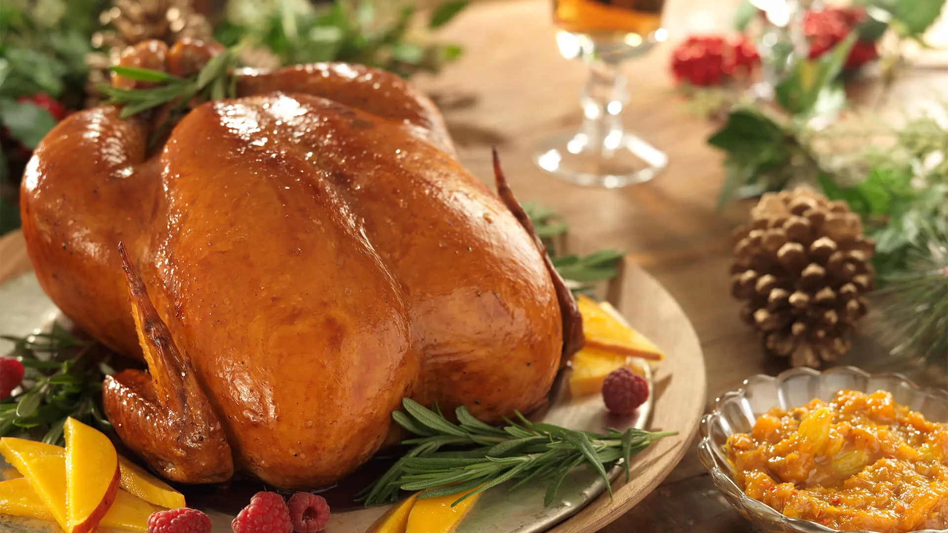 foto da receita Chester Assa Fácil com Chutney de Manga e Especiarias