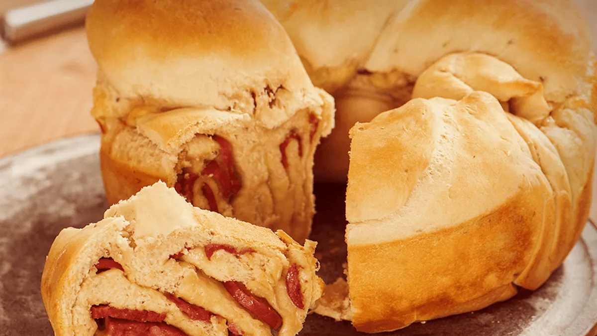 foto da receita Pão de Linguiça Calabresa Trançado