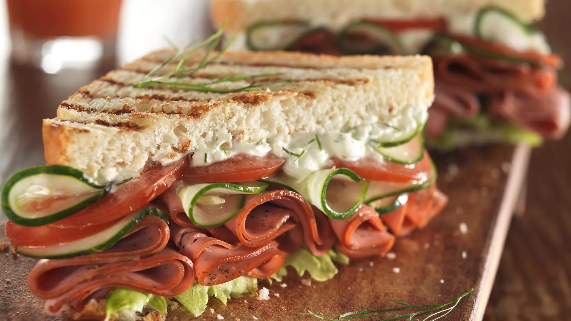 foto da receita Sanduíche de Mortadela Ouro Ervas finas Grelhado com Cream Cheese