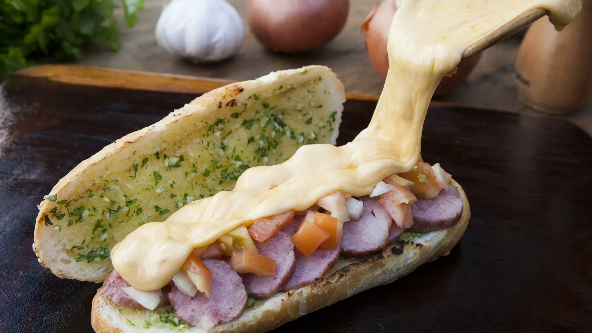 foto da receita Pão de Alho com Linguiça