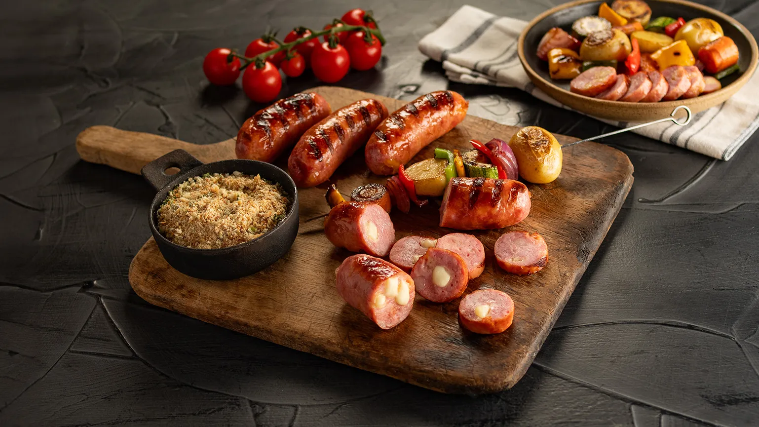 foto da receita Espetinho de Linguiça com Queijo Coalho e Legumes